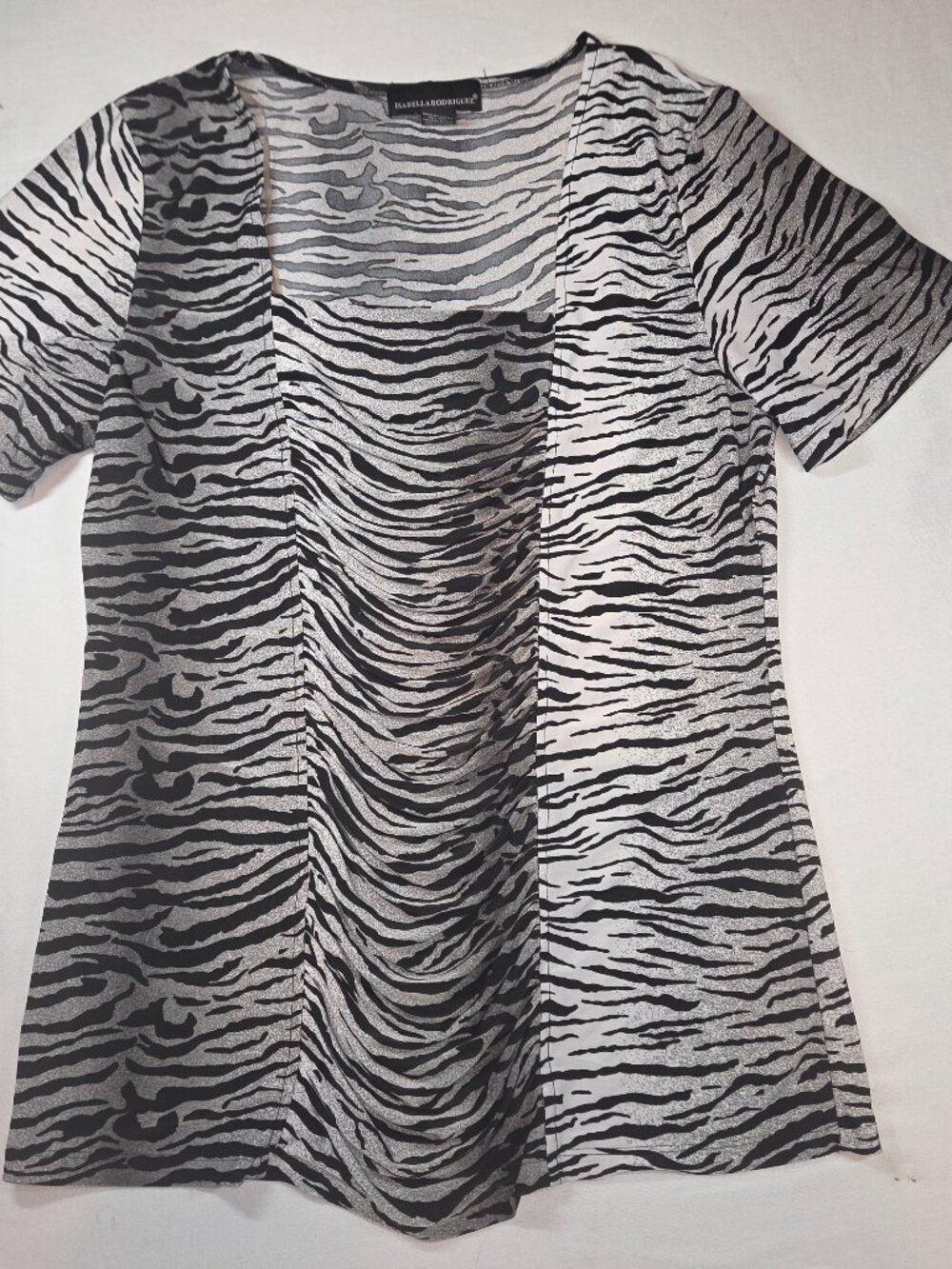 Isabella Rodriguez women's XL short-sleeve zebra print w/ scoop neckline